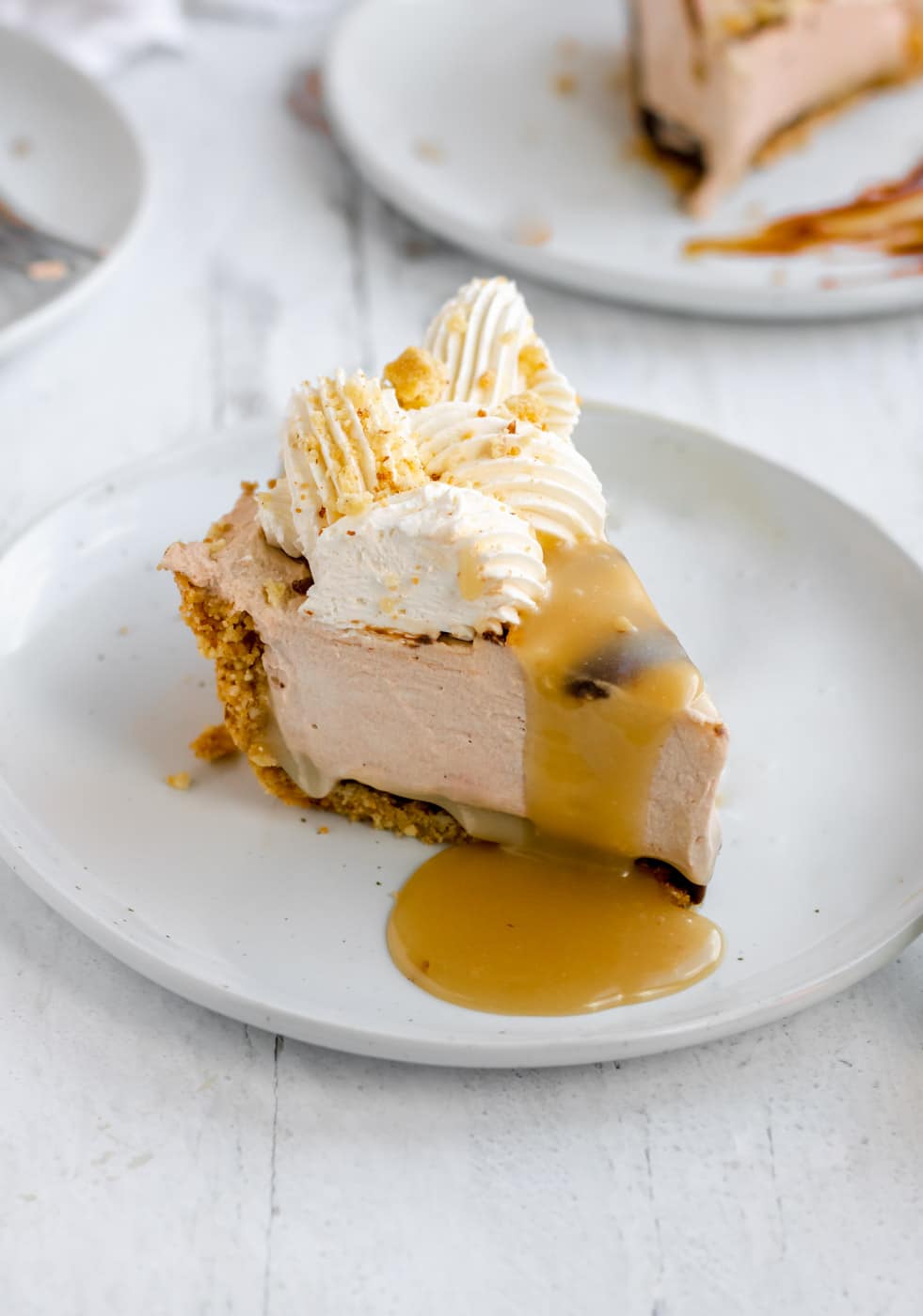 caramel cream pie slice