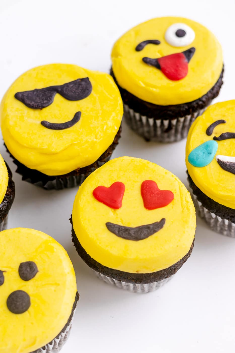 Emoji Cupcakes - Mindycake - Mindy Johnson