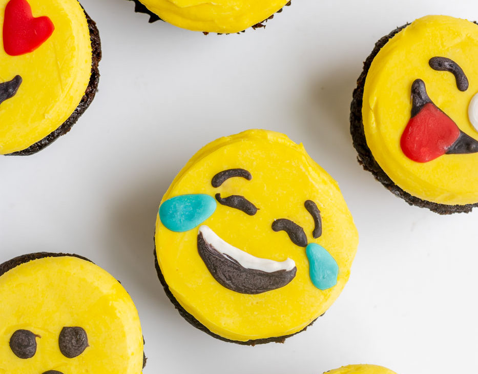 emoji cupcakes